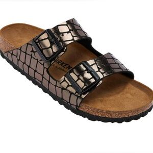 Birkenstock - Arizona Gator Gleam NWT - Black Two Strap Comfort